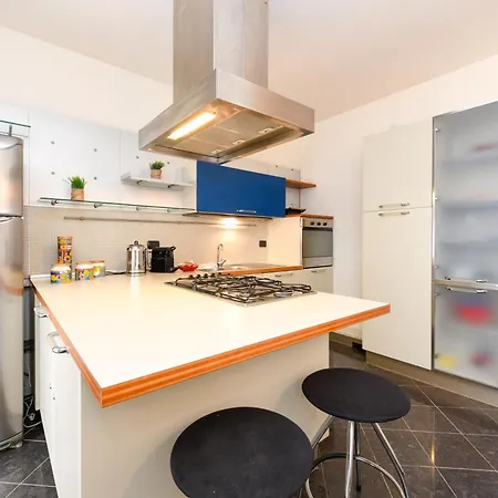 Desenzanoloft Official Partner Marriott Homes & - Gardastar La Stella Del Apartment Desenzano del Garda