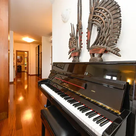 아파트 Gardastar La Stella Del Desenzanoloft Official Partner Homes & By Marriott Bonvoy