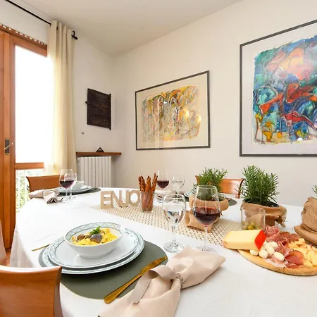 아파트 Gardastar La Stella Del Desenzanoloft Official Partner Homes & By Marriott Bonvoy *