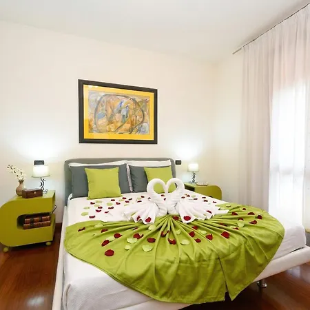 아파트 Gardastar La Stella Del Desenzanoloft Official Partner Homes & By Marriott Bonvoy 데센자노델가르다